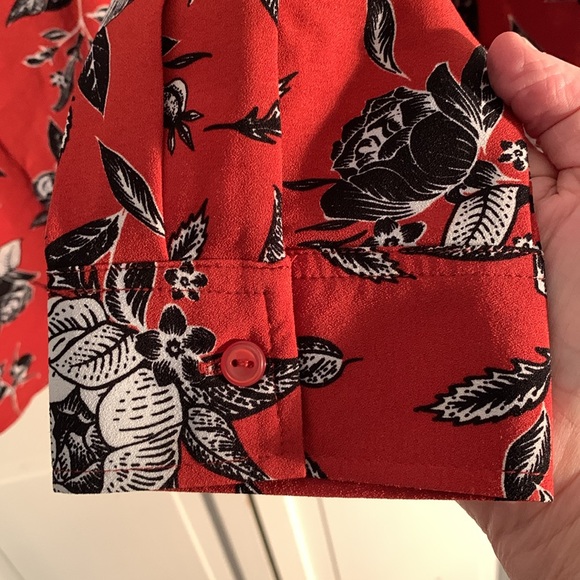 Denim & Co Rusty Red Floral V-Neck Long Sleeve Blouse EUC - Picture 4 of 7